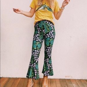 Novella Royale - The Iris Bell Bottoms in Midnight Gardenia, Size Medium, EUC